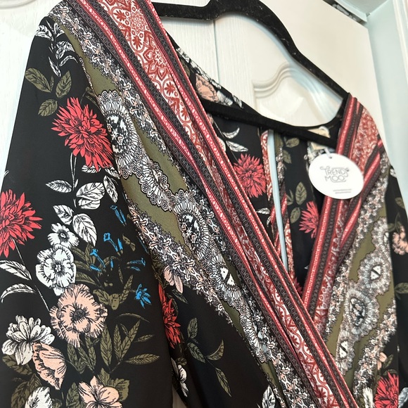 NWT boutique jumpsuit size medium - Picture 5 of 7